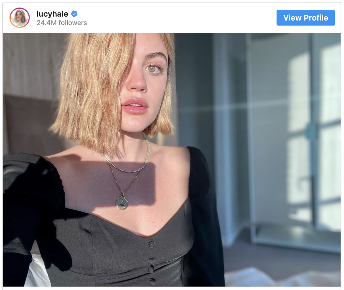La nuance di biondo scelto da Lucy Hale direttamente dal suo profilo Instagram